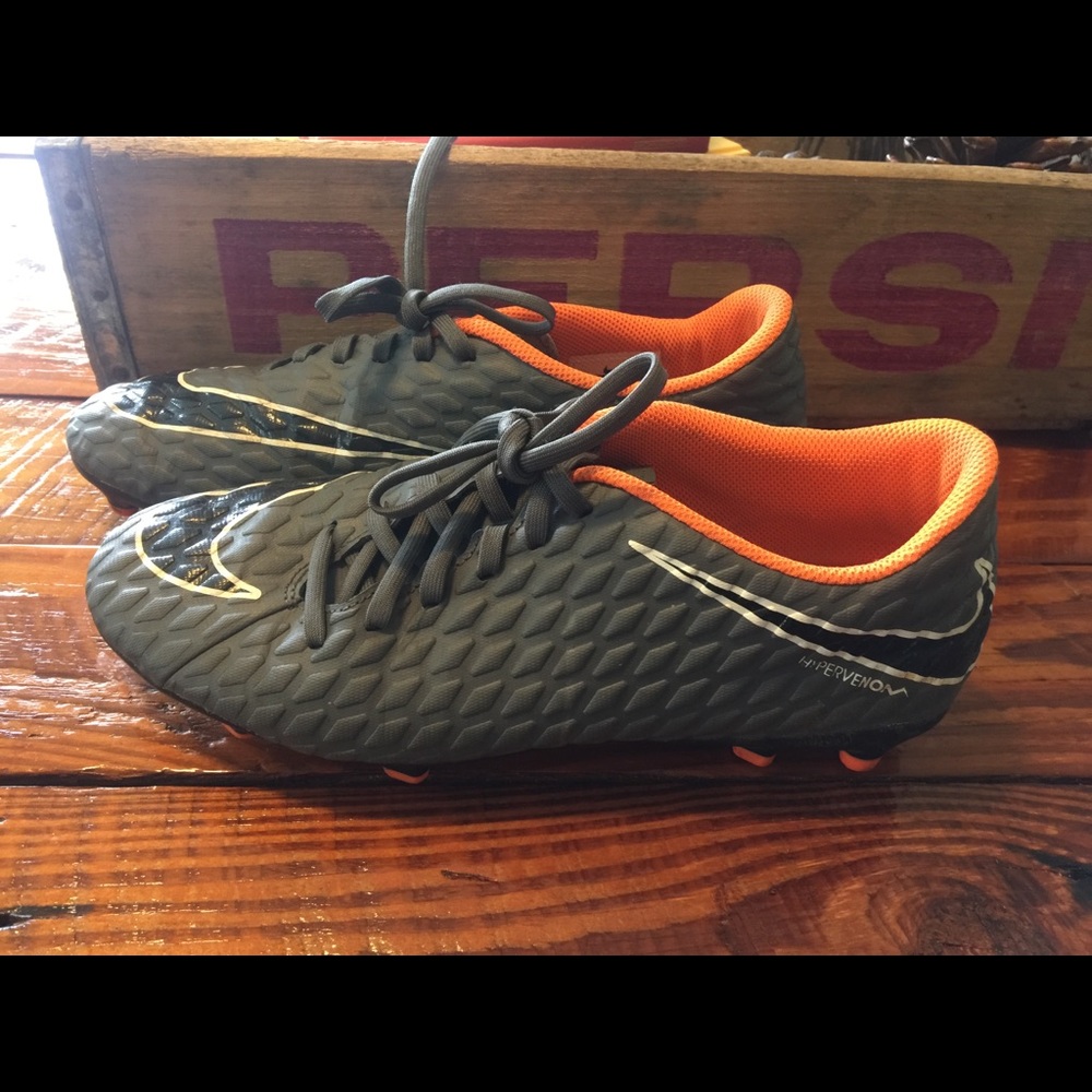 Nike Soccer Cleats -  Sz. 8